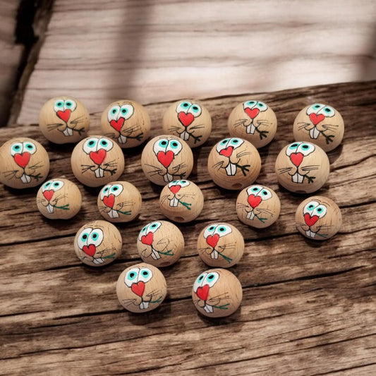Hasen-Köpfchen aus Buchenholz – handbemalt mit Herznase & Grashalm