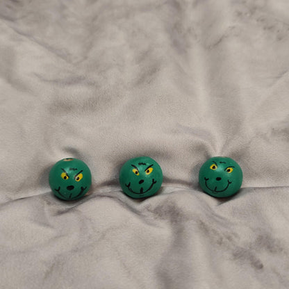 💚 3er-Set „Grinch“-Holzköpfchen – frech, grün & mit Grinsemiene