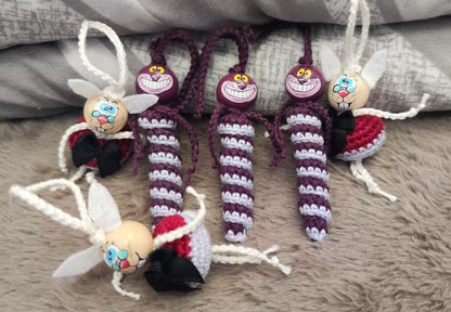 🌀 Grinswurm & Zeitfuchs – Zwei Sorgenwürmchen aus einer anderen Welt — Duo