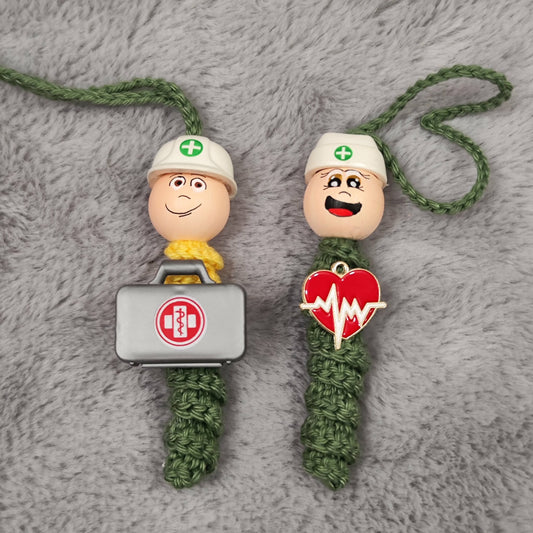 Grünes-Kreuz-Sorgenwürmchen – Österreichische Rettung 💚