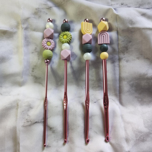 Set - Häkelnadel-Set mit Silikonperlen – stilvoll, bequem & vielseitig