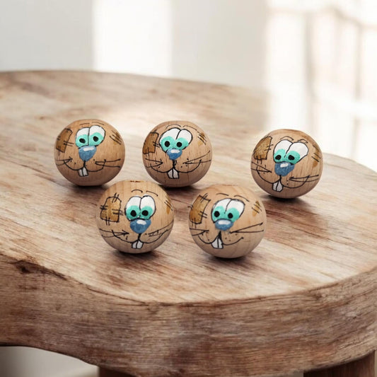 Handbemalte Häschen-Holzköpfchen (2 cm oder 2,5 cm) im Patch-Style auf Buchenholz – Für deine Sorgenwürmchen