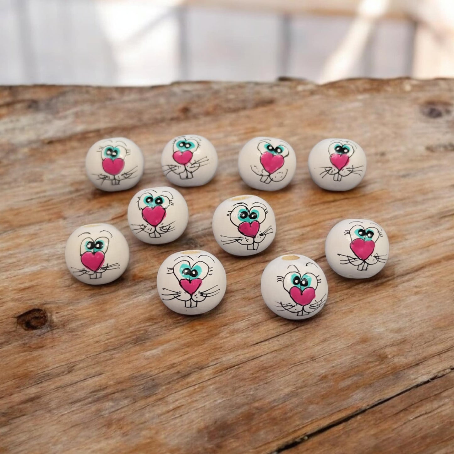 Handbemalte Häschen-Holzköpfchen (2 cm oder 2,5 cm) mit Herznase – Für deine Sorgenwürmchen