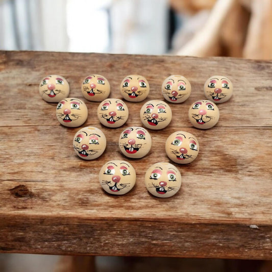 Handbemalte Häschen-Holzköpfchen (2 cm oder 2,5 cm) mit Metallic-Lidschatten – Für deine Sorgenwürmchen