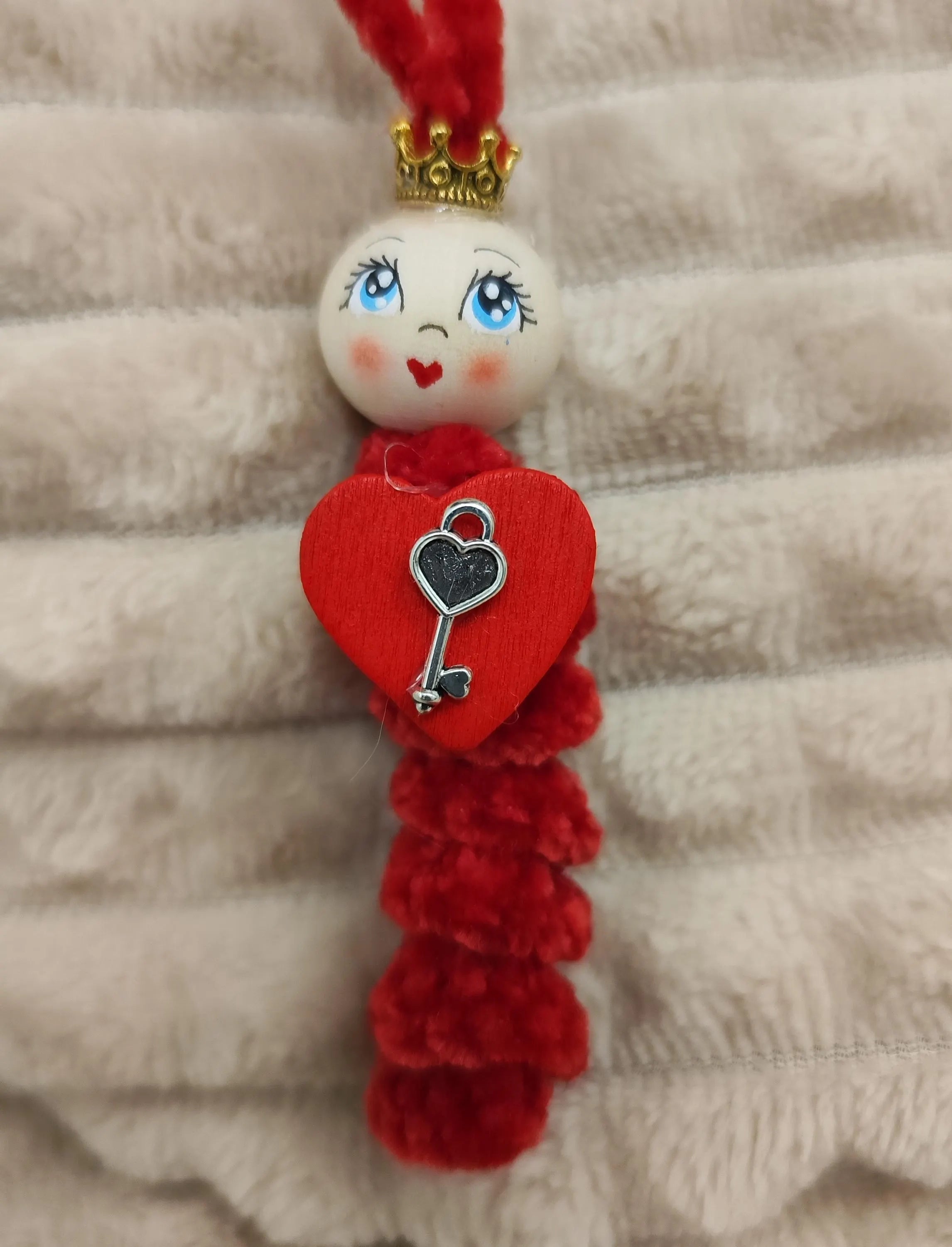 🧶 Plush toy with wooden heart &amp; key – your heart key moment