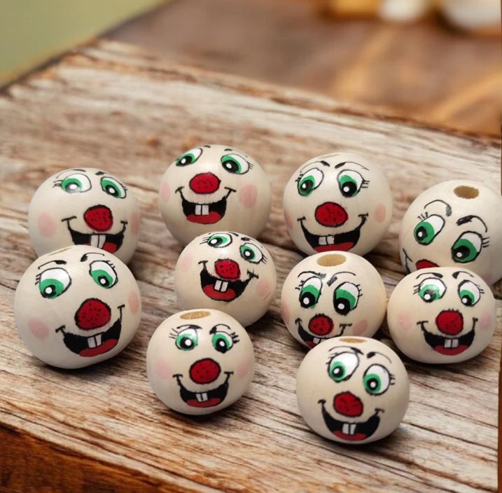 Holzperlen „Kobold“ grüne Augen – handbemalte Einzelstücke