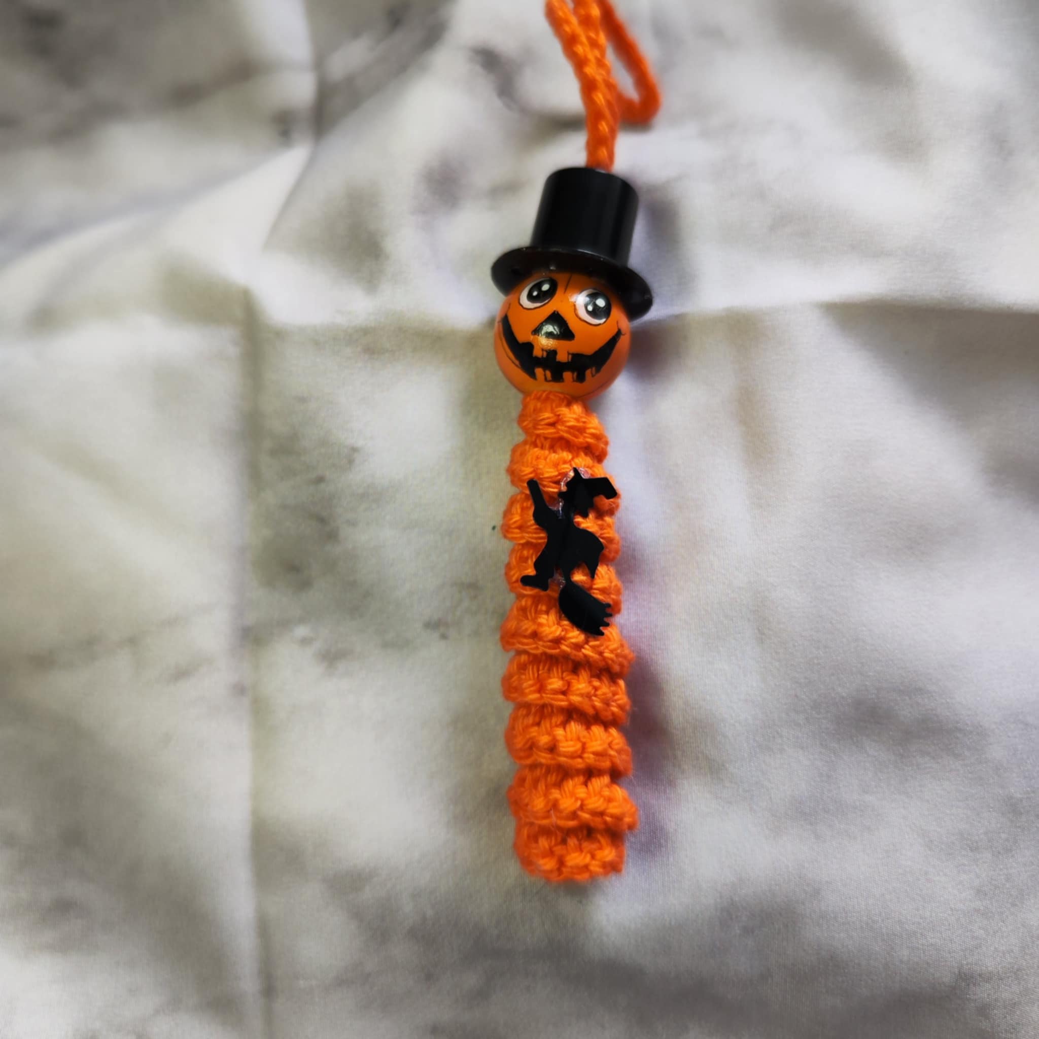 Kürbis-Männchen – handgehäkelte Deko & Glücksbringer für Halloween