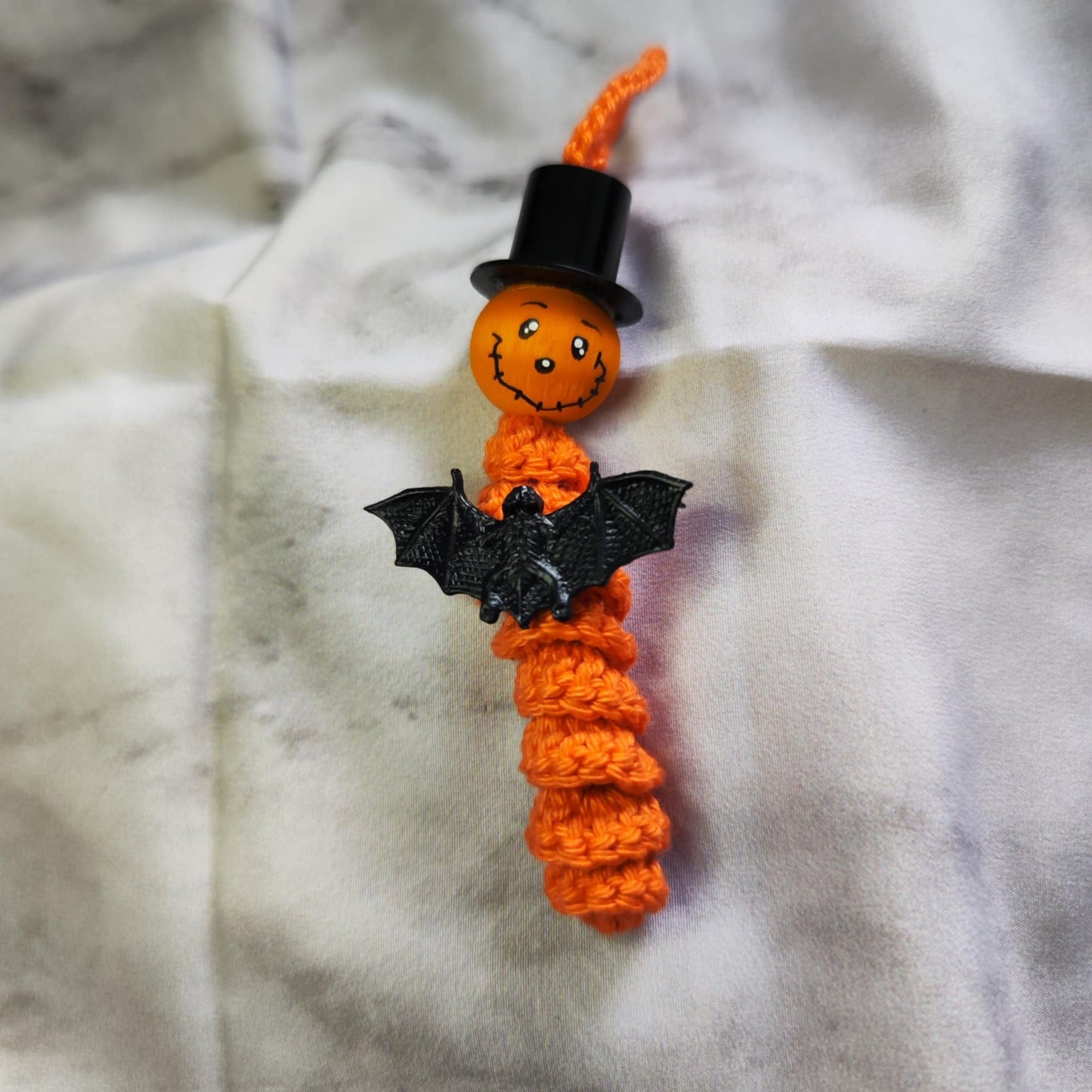 Kürbis-Männchen – handgehäkelte Deko & Glücksbringer für Halloween