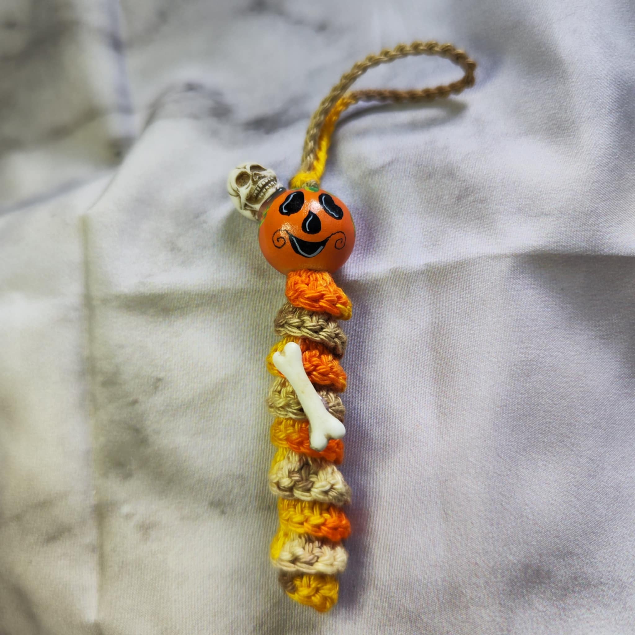 Kürbis-Männchen – handgehäkelte Deko & Glücksbringer für Halloween