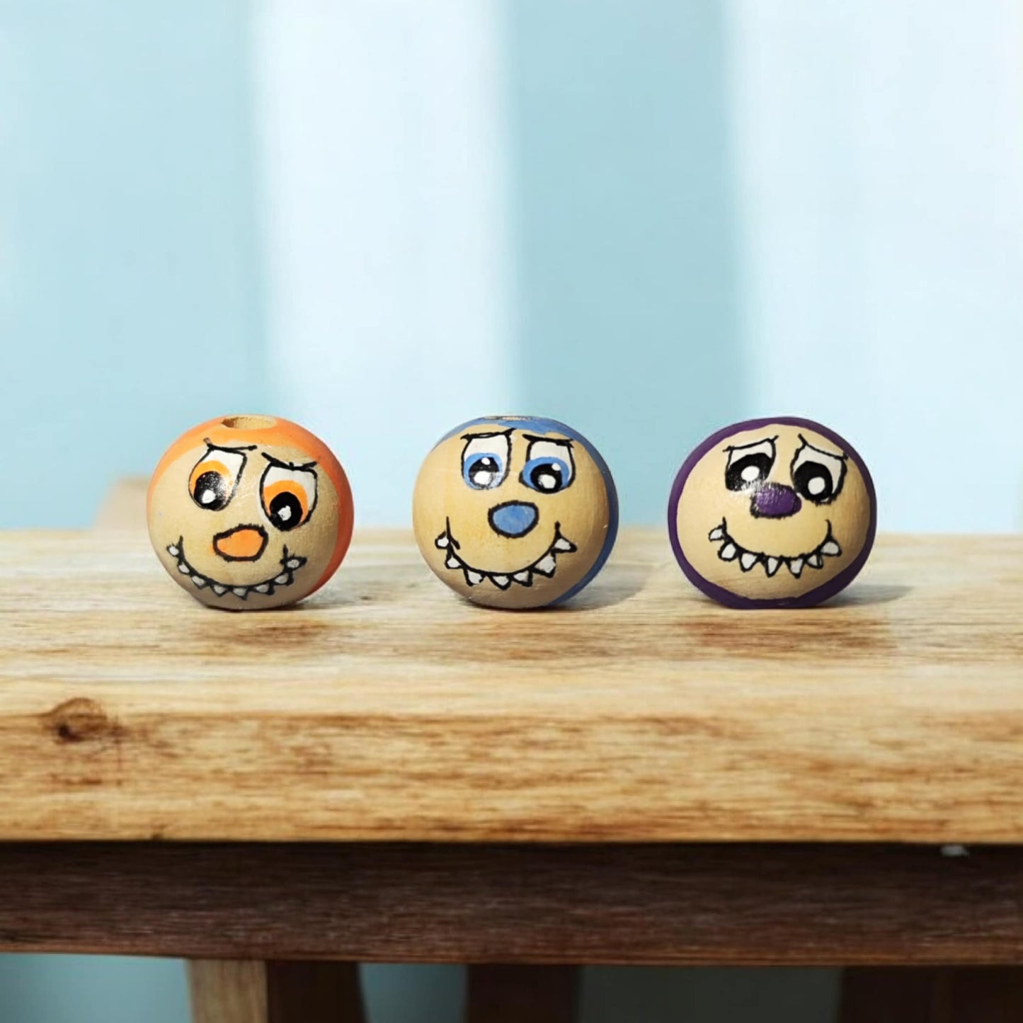 Monster-Freunde 3er Set (2 cm) – Handbemalte Holzköpfchen