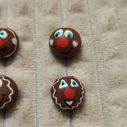 Lebkuchen-Köpfchen 6er-Set – handbemalte Holzköpfe mit Zuckerguss-Details, 2 cm