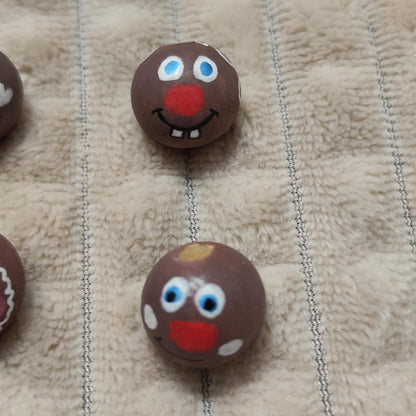 Lebkuchen-Köpfchen 6er-Set – handbemalte Holzköpfe mit Zuckerguss-Details für Worry Worms