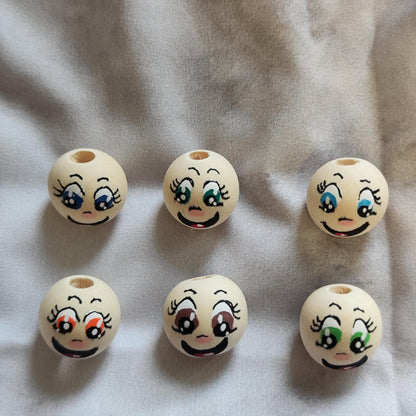 Freche Mädels 6er-Set – handbemalte Holzköpfe mit großen, farbigen Augen, 2 cm