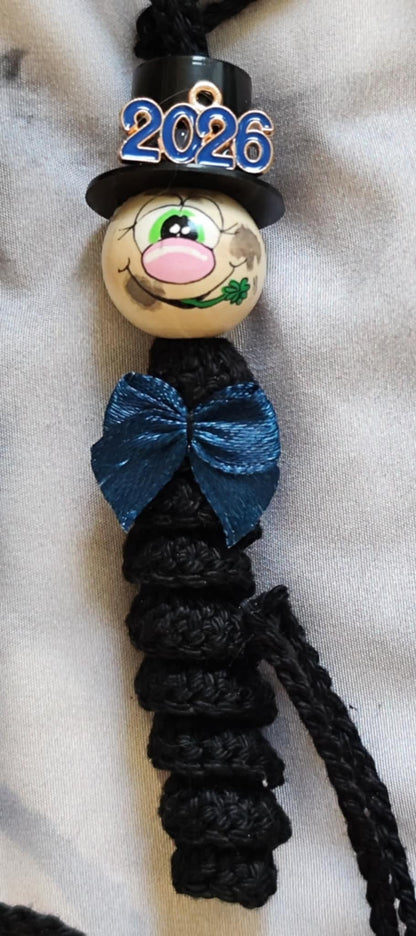 Gehäkelter Rauchfangkehrer mit bunter Fliege – Silvester Glücksbringer