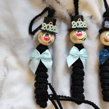 Gehäkelter Rauchfangkehrer mit bunter Fliege – Silvester Glücksbringer