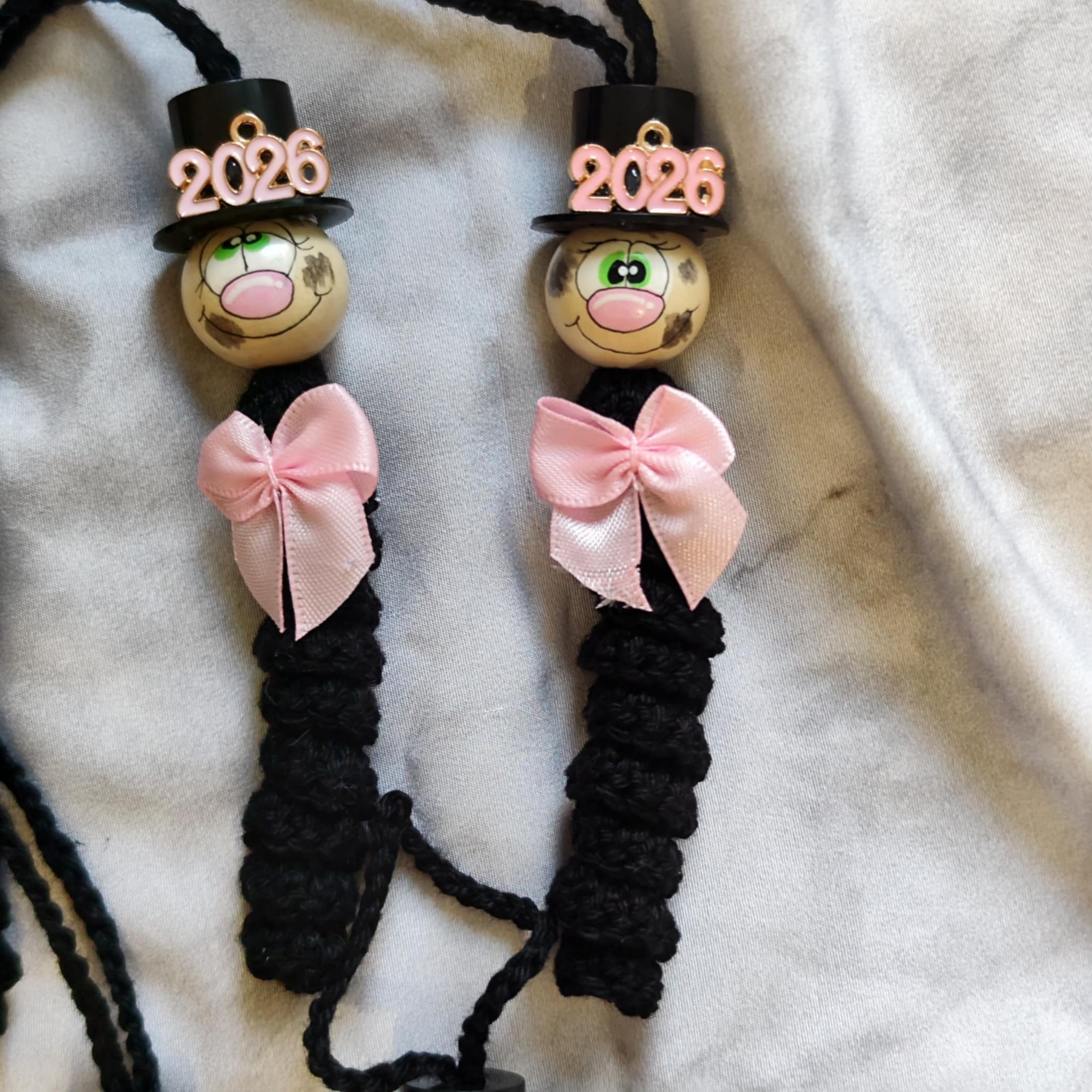 Gehäkelter Rauchfangkehrer mit bunter Fliege – Silvester Glücksbringer