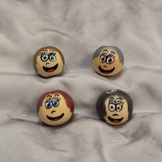 👑 4er-Set „Metallic Ladies“ – glänzende Charakterköpfchen mit Stil