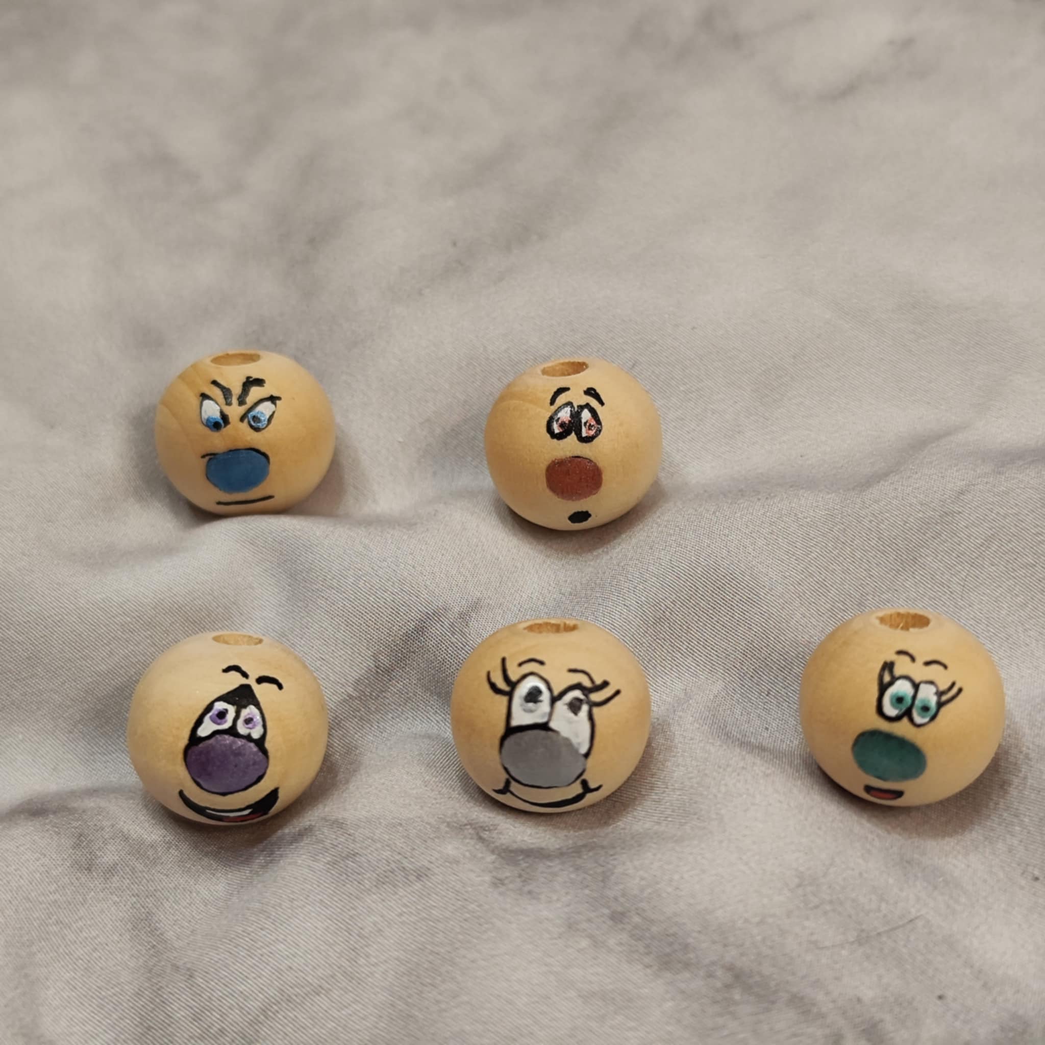 🤪 5er-Set Gesichter mit bunter Nase – frech, farbig & handbemalt