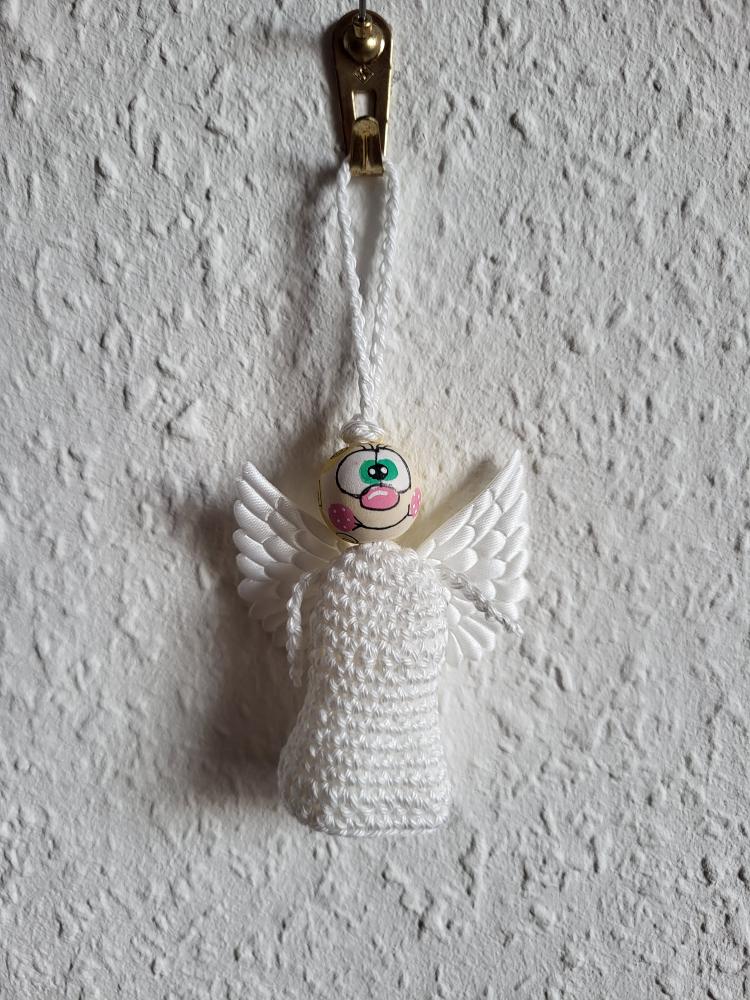 Angel dress for lucky worms