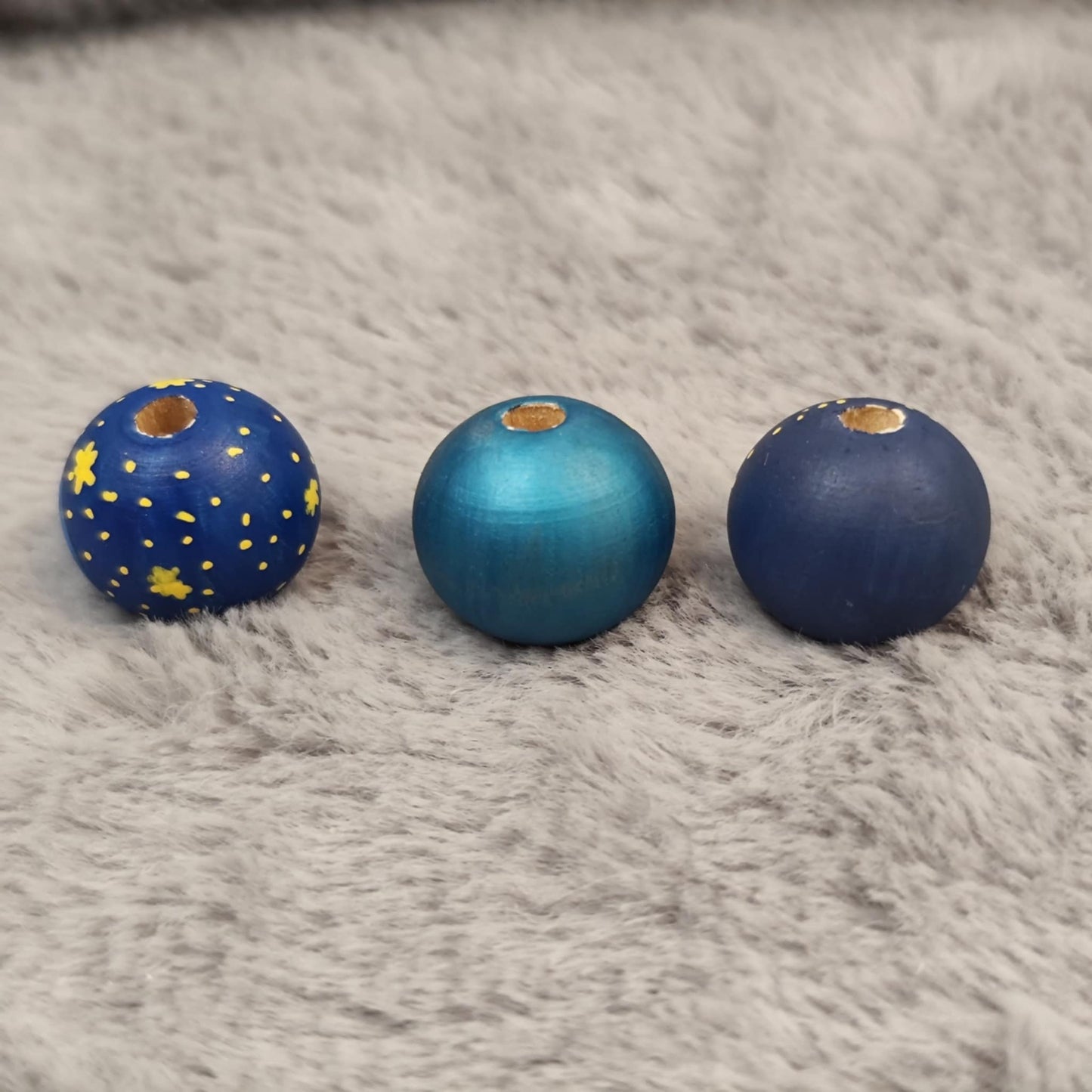 3er Set „Mondpinguine – Schlafend“ (handbemalt, Unikate)