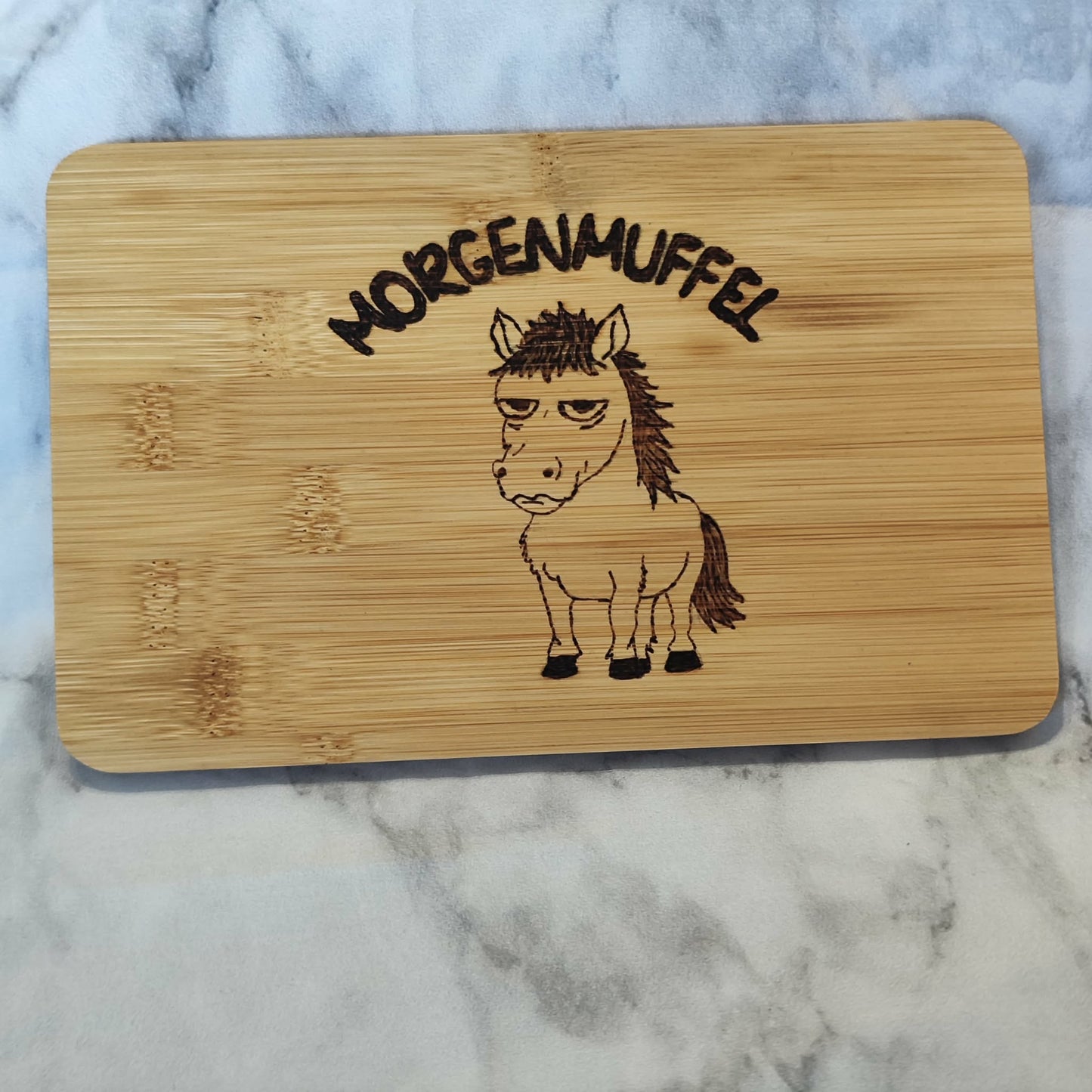 Frühstücksbrettchen aus Bambus mit Brandmalerei – verschiedene Motive (22x14 cm)