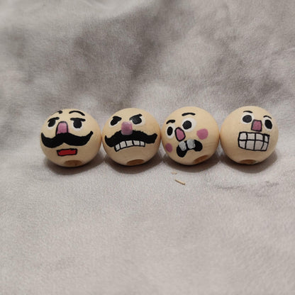 Nussknacker 4er-Set – handbemalte Holzköpfchen, einfache Version, 2 cm