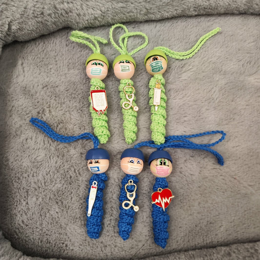 neue Farben: OP-Teams-Sorgenwürmchen – Für die Helden im Operationssaal