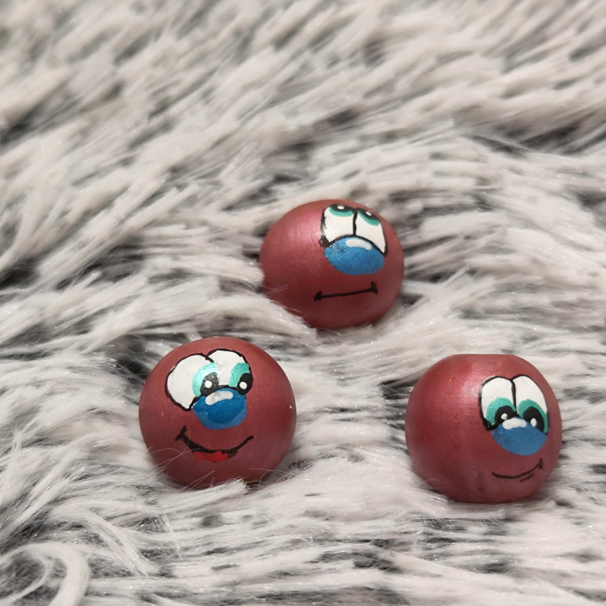 Pinkis 3er-Set – freche Holzköpfchen mit metallic-pinker Oberfläche, 2 cm