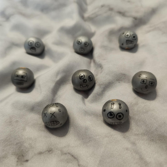 🤖 8er-Set Roboterköpfe – futuristisch, handbemalt & voller Charakter