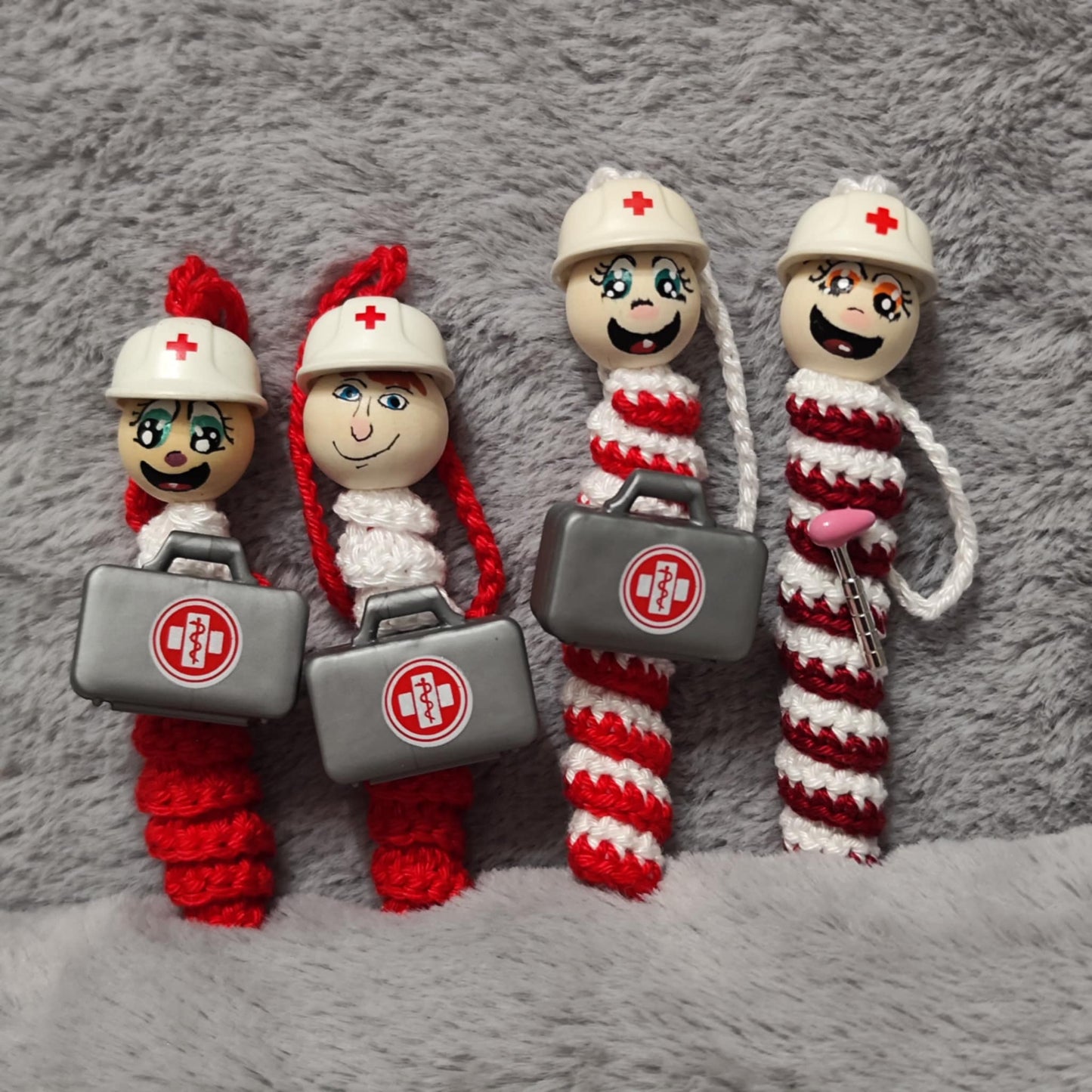 Sanitäter & OP- und Pflegepersonal-Sorgenwürmchen – Für alle Helden in Weiß Teil 1