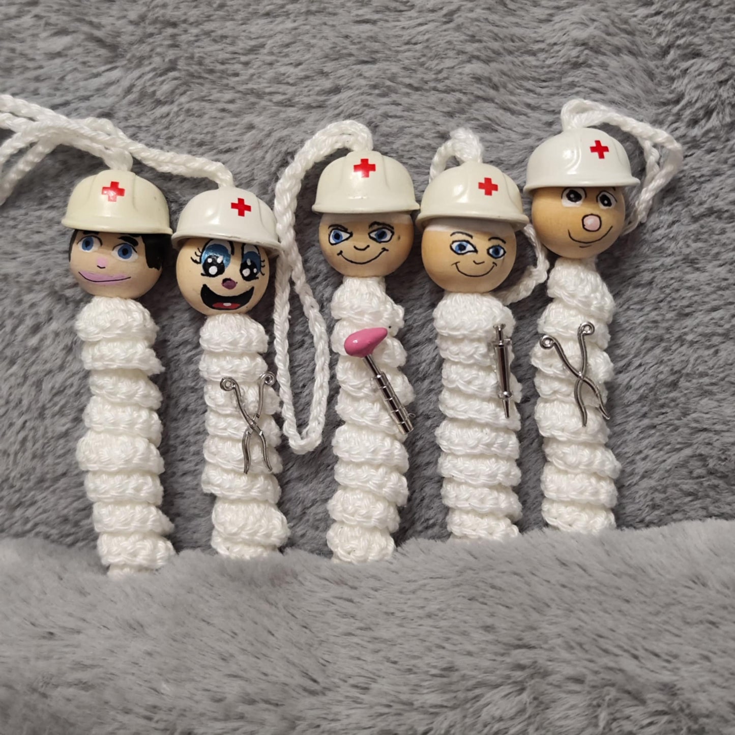 Sanitäter & OP- und Pflegepersonal-Sorgenwürmchen – Für alle Helden in Weiß Teil 1