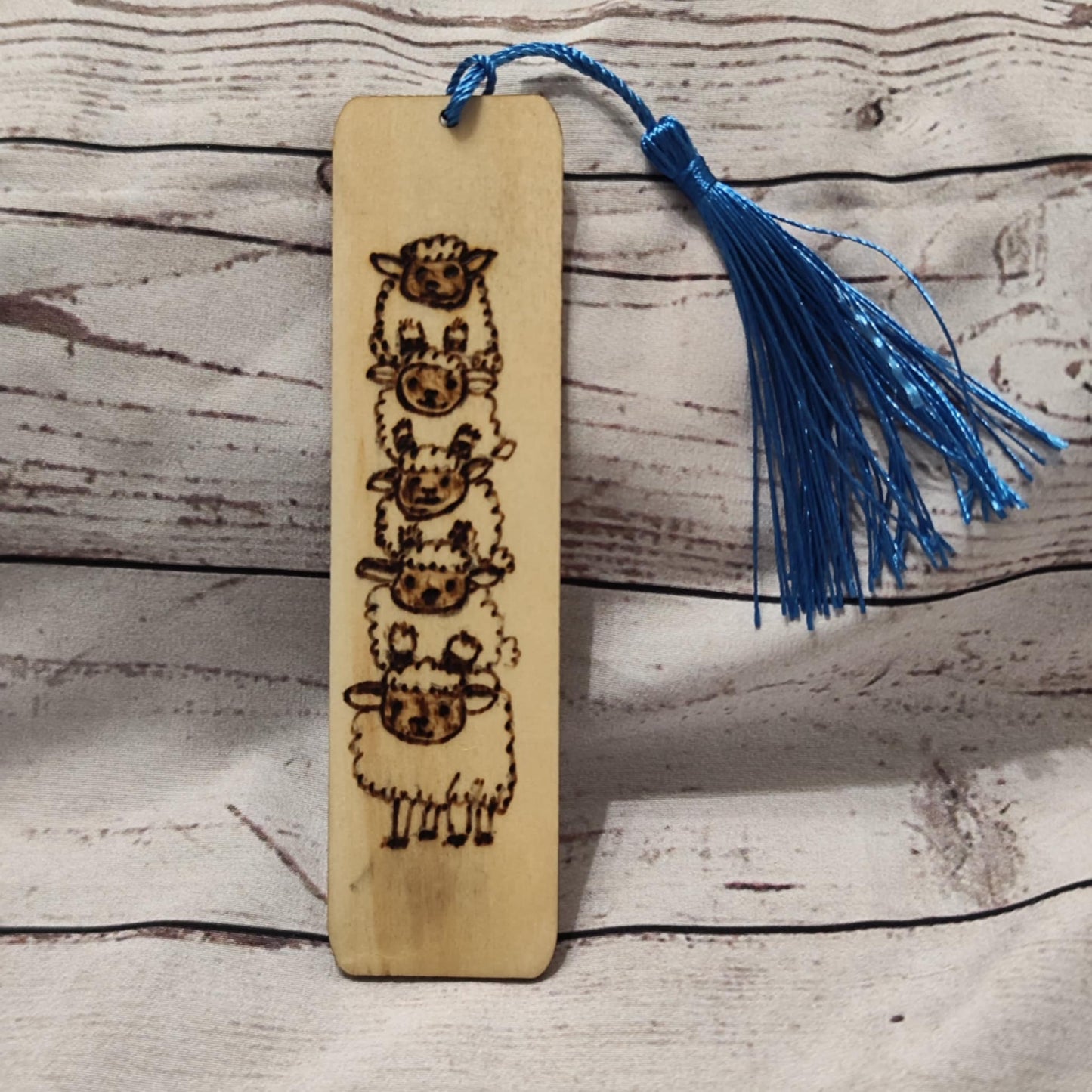 Holz-Lesezeichen mit Brandmalerei – verschiedene Motive (11,8x3 cm)