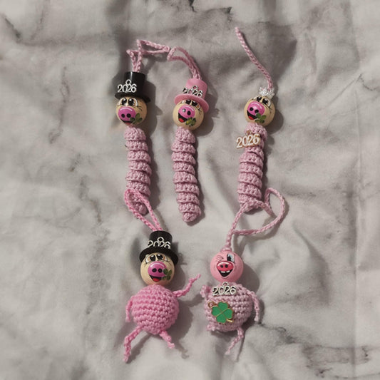 🐷 Glücksschwein-Sorgenwürmchen – dein handgemachter Silvesterbegleiter