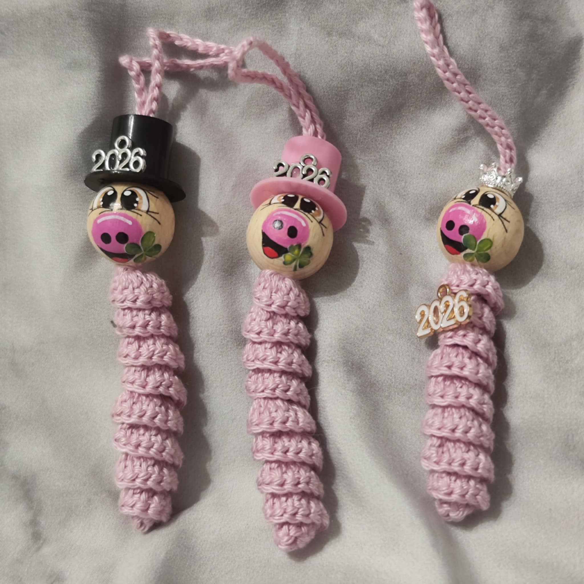 🐷 Glücksschwein-Sorgenwürmchen – dein handgemachter Silvesterbegleiter