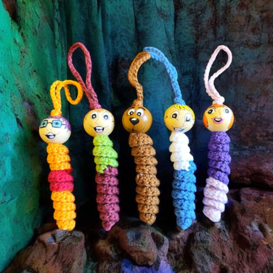 Retro-Spürnasen-Gang – handgehäkelte Figuren im Kultstil