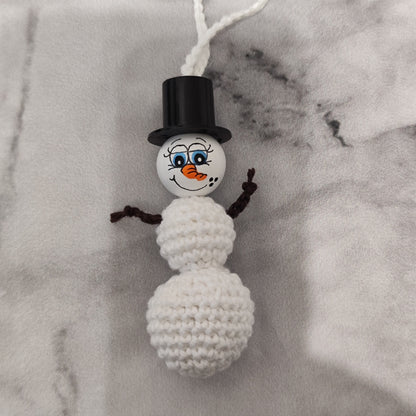 ☃️ Gehäkelter Schneemann – handgemachter Christbaumanhänger mit Zylinder