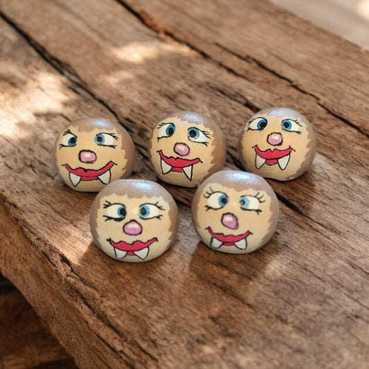 Vampirin  (2 cm oder 2,5 cm) – Handbemalte Holzperlen