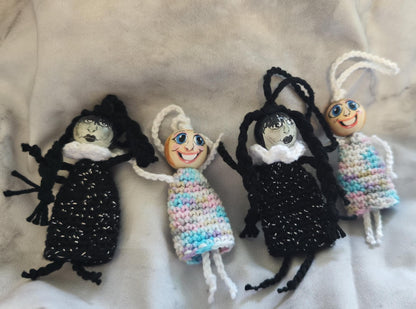 🖤💗 Sorgenwürmchen-Duo „Wednesday & Enid“ – Gegensätze, die sich ergänzen