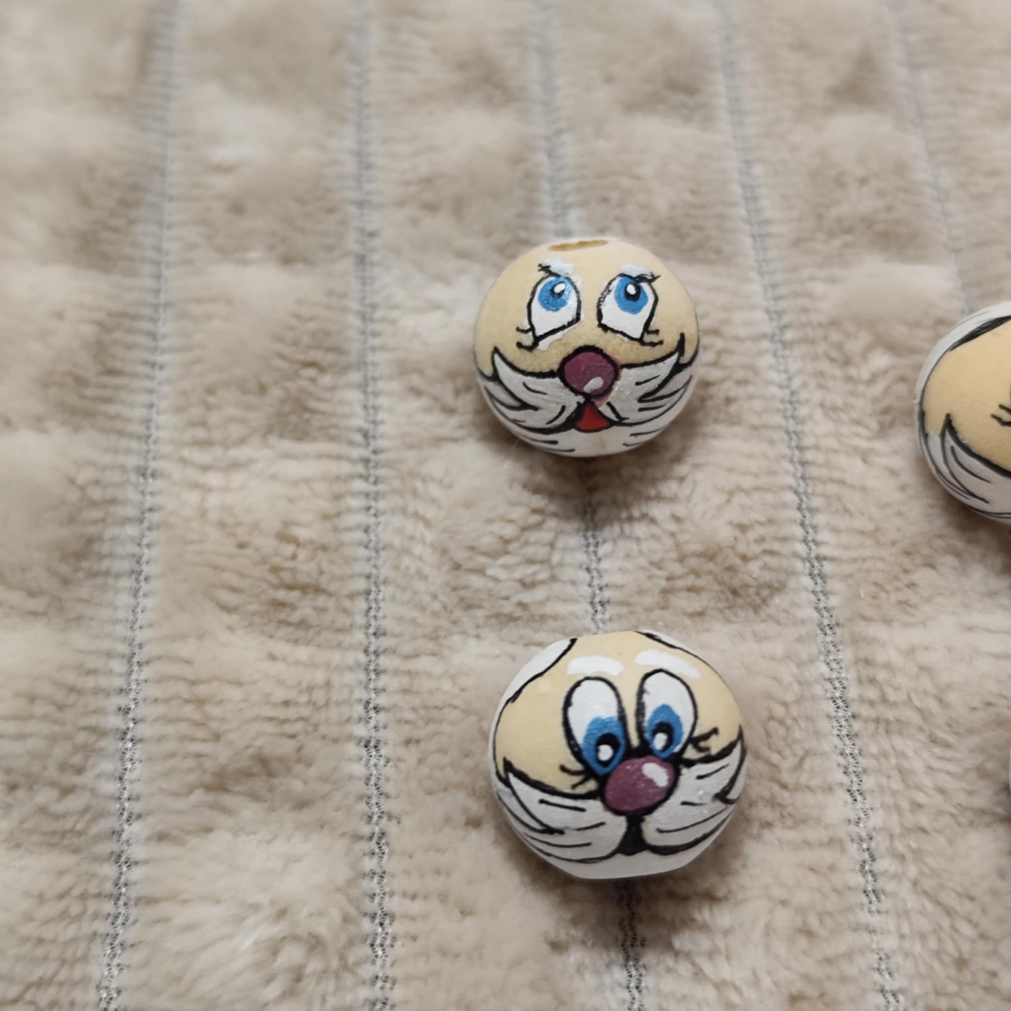 Weihnachtsmann-Köpfchen 5er-Set – handbemalte Holzköpfe mit bunter Nase, 2 cm, Mütze optionaloptional