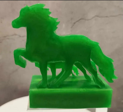 Apfeltölter – Grüne Islandpferde-Deko aus Epoxidharz