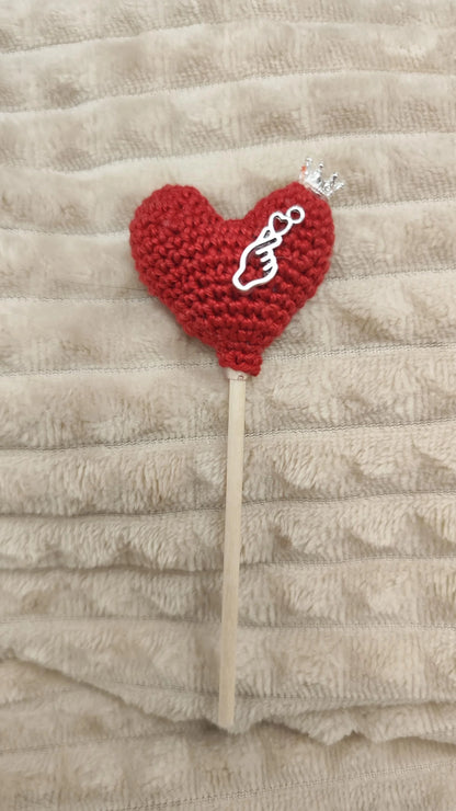 This crocheted heart preserves what matters: love, closeness, and memories. Discover it now and pass it on as a symbol.