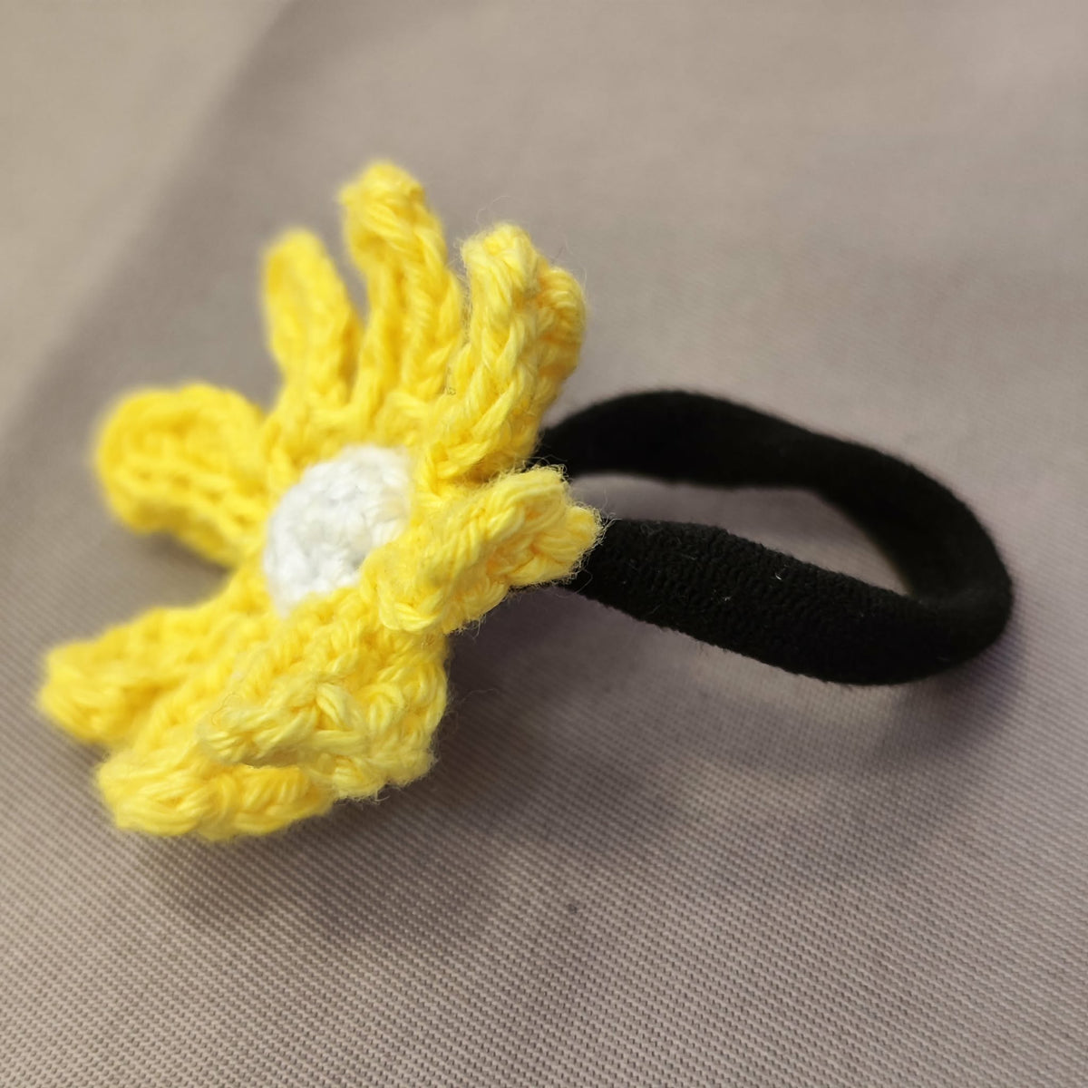 Blüten-Haargummi – gehäkelt, Ø ca. 5 cm