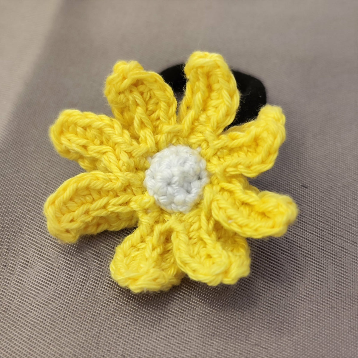 Blüten-Haargummi – gehäkelt, Ø ca. 5 cm