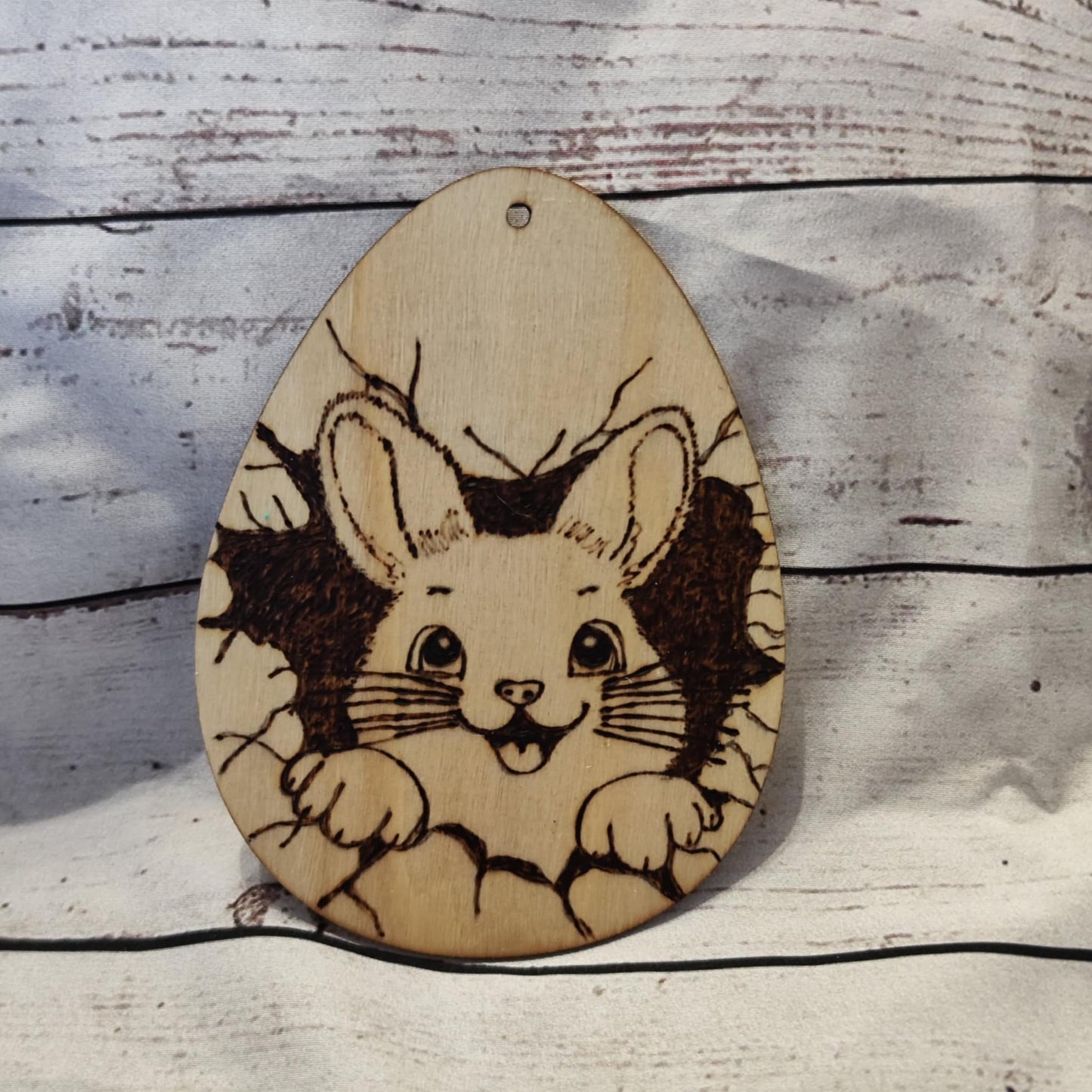 verschiedene Oster-Anhänger aus Holz mit Brandmalerei – Ei-Form (12x9 cm)