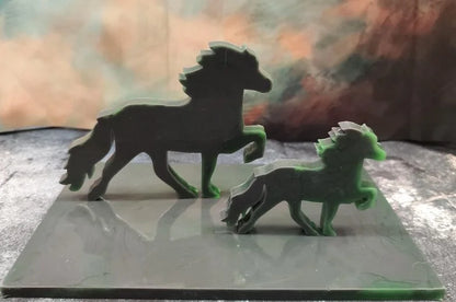 Set of 2 Felsentölter – Icelandic horse decoration made of epoxy resin