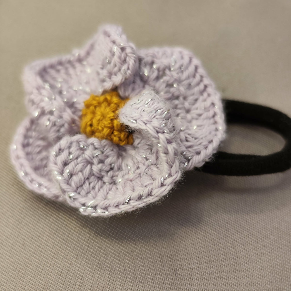 Blüten-Haargummi – gehäkelt, Ø ca. 5 cm