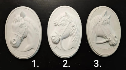 Gruppe B: Ein Kunstwerk für dein Pferd – in Gips oder Harz verewigt — 1 / Raysin bemalt