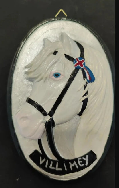 Gruppe B: Ein Kunstwerk für dein Pferd – in Gips oder Harz verewigt — 1 / Raysin bemalt