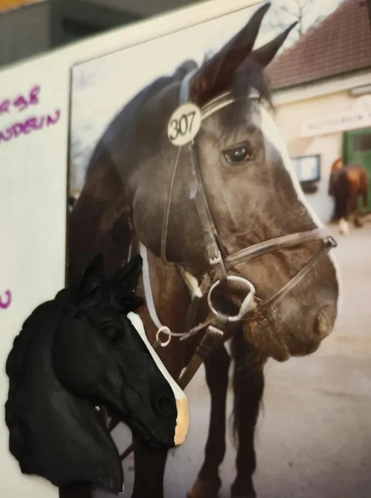 Dein Herzenspferd als handbemaltes Mini-Kunstwerk – individuell nach deinem Foto — Pferdekopf mit Magnetstreifen