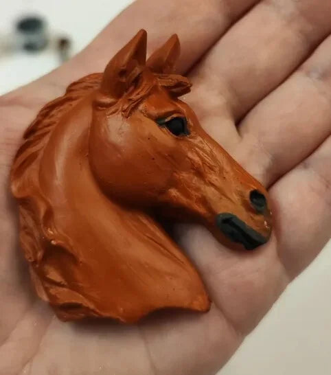 Dein Herzenspferd als handbemaltes Mini-Kunstwerk – individuell nach deinem Foto — Pferdekopf mit Magnetstreifen
